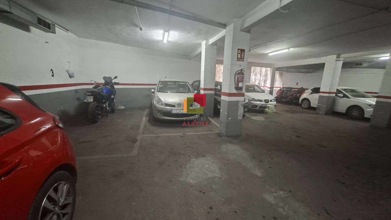 Plaza de aparcamiento en venta en Can Vidalet – Esplugues de Llobregat