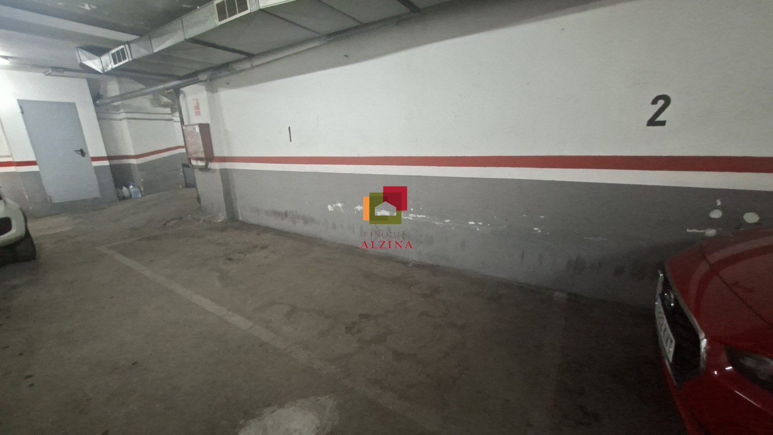 Plaza de aparcamiento en venta en Can Vidalet – Esplugues de Llobregat