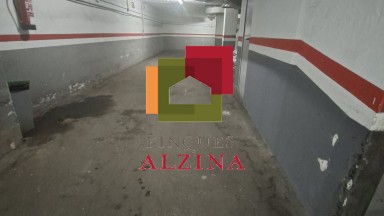 Plaza de aparcamiento en venta en Can Vidalet – Esplugues de Llobregat