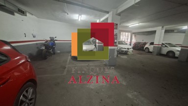Plaza de aparcamiento en venta en Can Vidalet – Esplugues de Llobregat