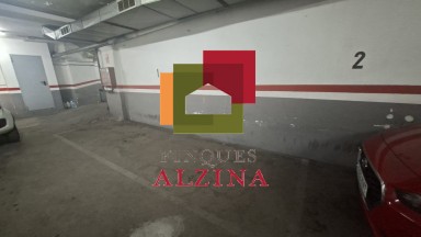 Plaza de aparcamiento en venta en Can Vidalet – Esplugues de Llobregat