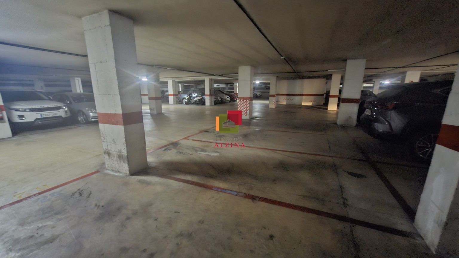 Plaza de aparcamiento en venta en Can Vidalet – Esplugues de Llobregat