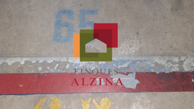 Plaza de aparcamiento en venta en Can Vidalet – Esplugues de Llobregat