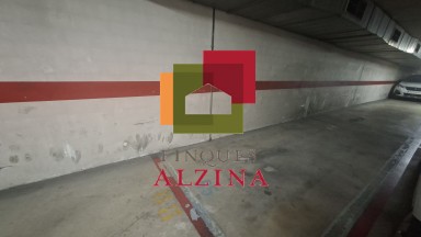 Plaza de aparcamiento en venta en Can Vidalet – Esplugues de Llobregat