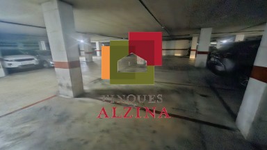 Plaza de aparcamiento en venta en Can Vidalet – Esplugues de Llobregat