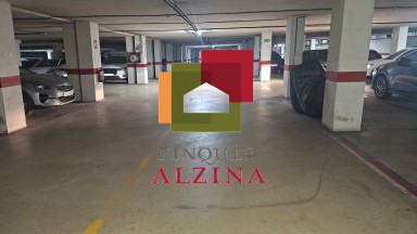 Plaza de aparcamiento en venta en Can Vidalet – Esplugues de Llobregat
