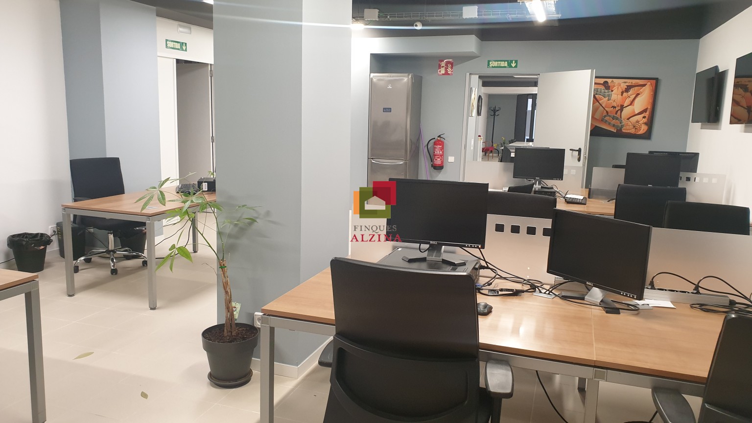 On neixen els projectes grans – Local premium a Esplugues