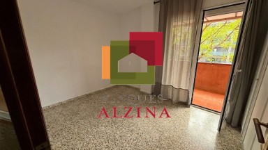 VIVE EN UNA DE LAS ZONAS MEJOR COMUNICADAS DE CORNELLÀ.