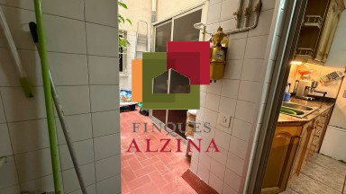 VIVE EN UNA DE LAS ZONAS MEJOR COMUNICADAS DE CORNELLÀ.