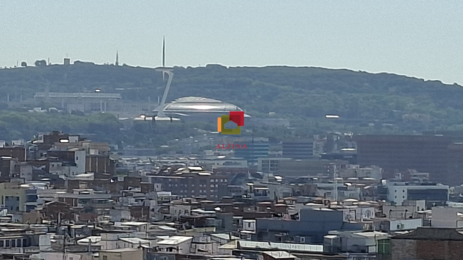 IMMOBLE DE 4 HABITACIONS ACTUALMENT 3, LLUM, AMPLITUD I UNA TERRASSA PER VIURE CADA MOMENT.