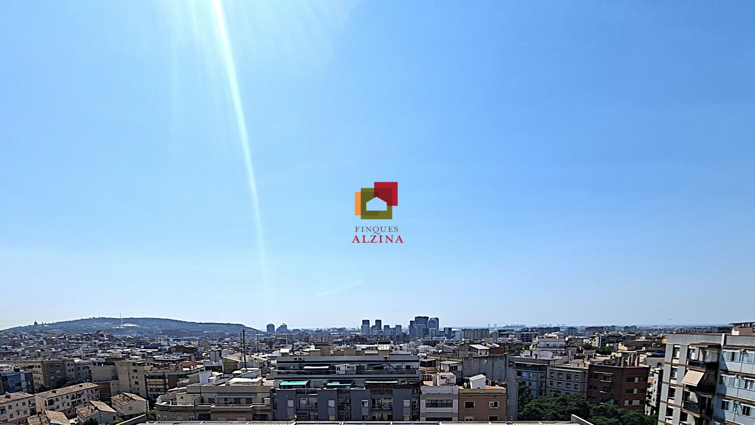 IMMOBLE DE 4 HABITACIONS ACTUALMENT 3, LLUM, AMPLITUD I UNA TERRASSA PER VIURE CADA MOMENT.