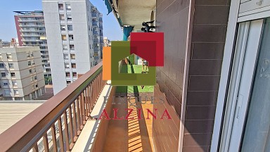 IMMOBLE DE 4 HABITACIONS ACTUALMENT 3, LLUM, AMPLITUD I UNA TERRASSA PER VIURE CADA MOMENT.