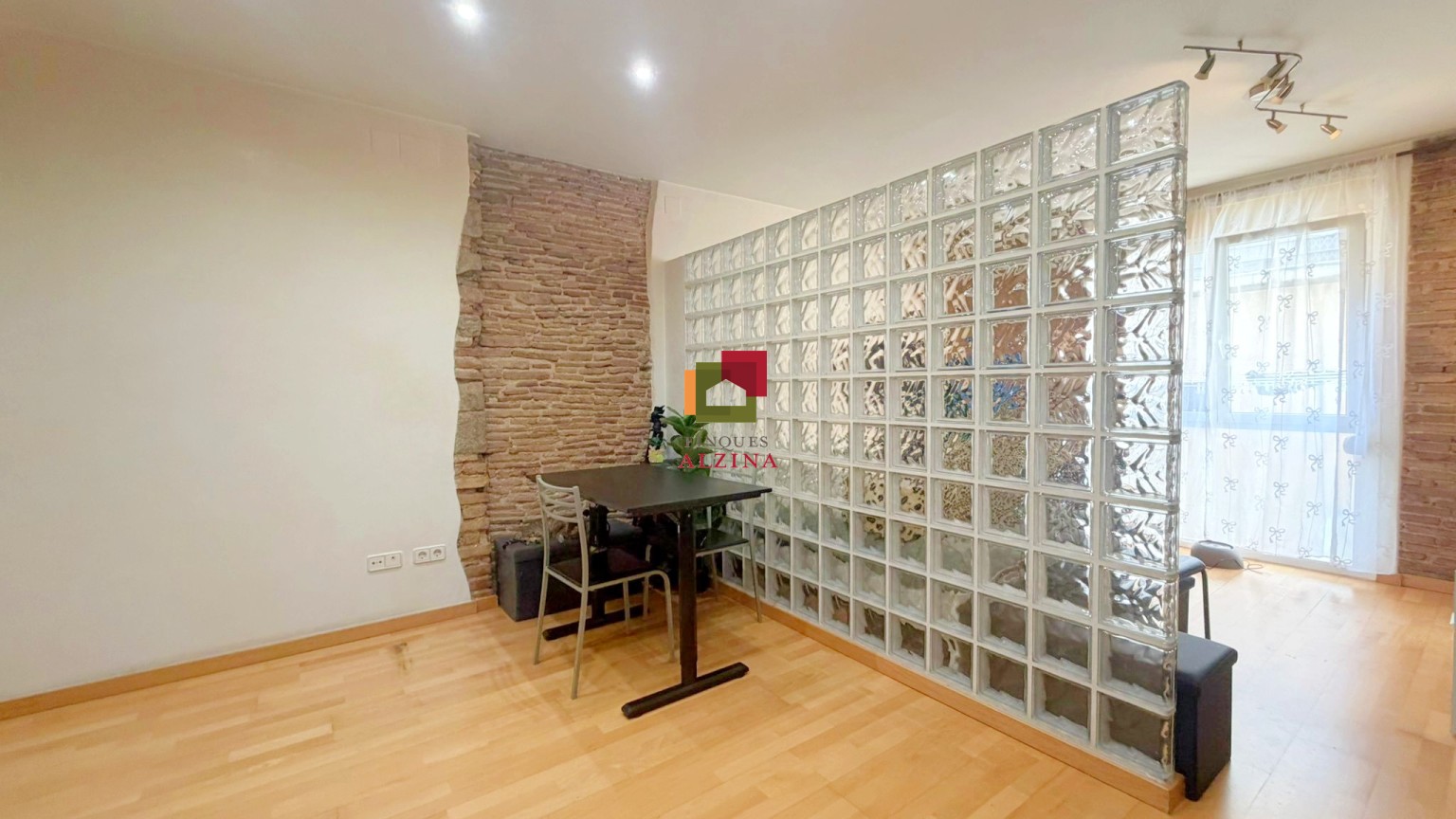 ESPECTACULAR LOFT DE DISEÑO REFORMADO ¡LISTO PARA ENTRAR A VIVIR!