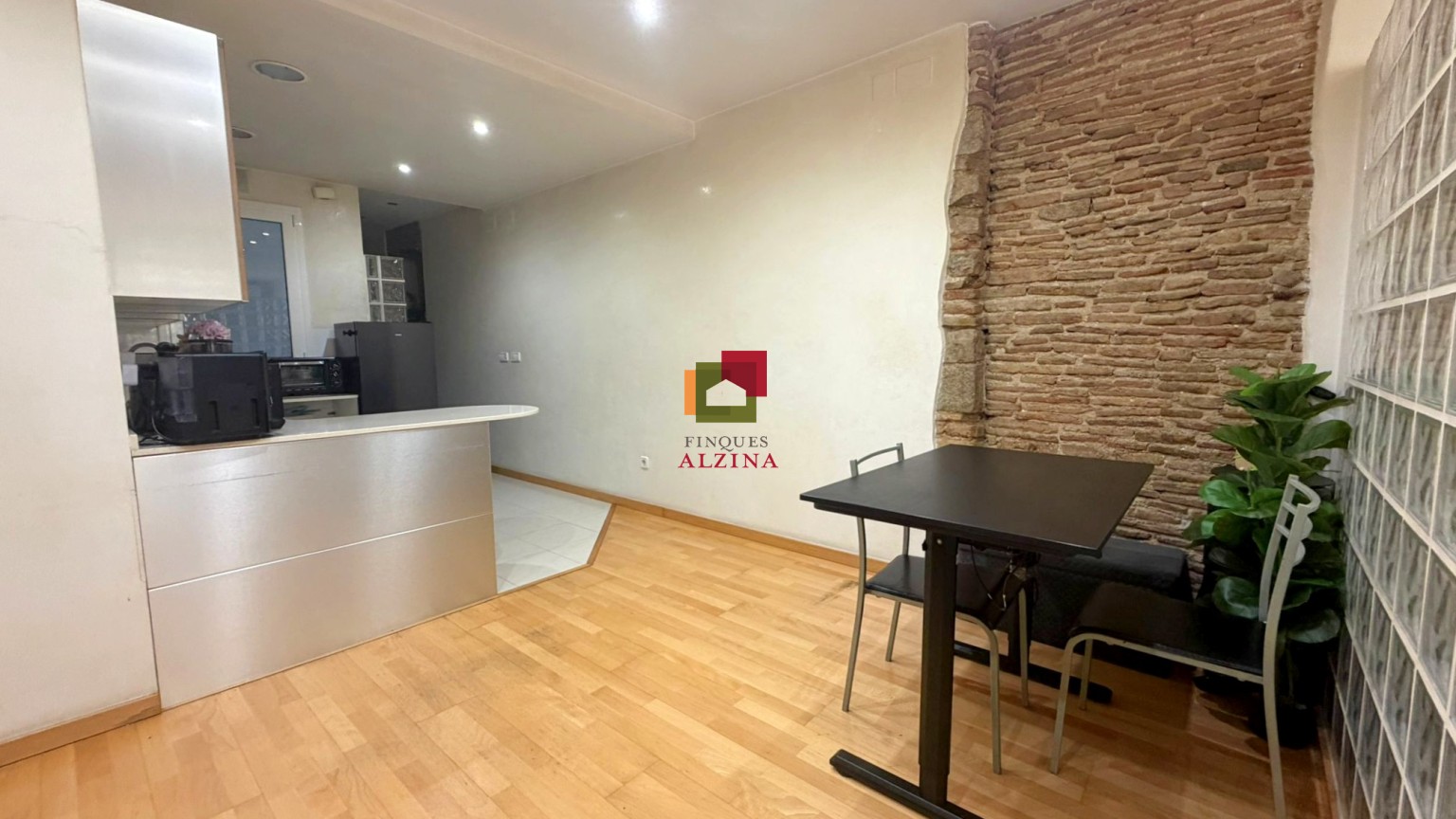 ESPECTACULAR LOFT DE DISEÑO REFORMADO ¡LISTO PARA ENTRAR A VIVIR!