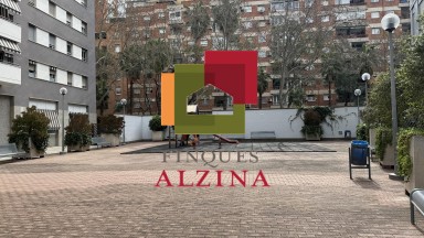 Pis lluminós a Sants-Montjuïc amb ben situat