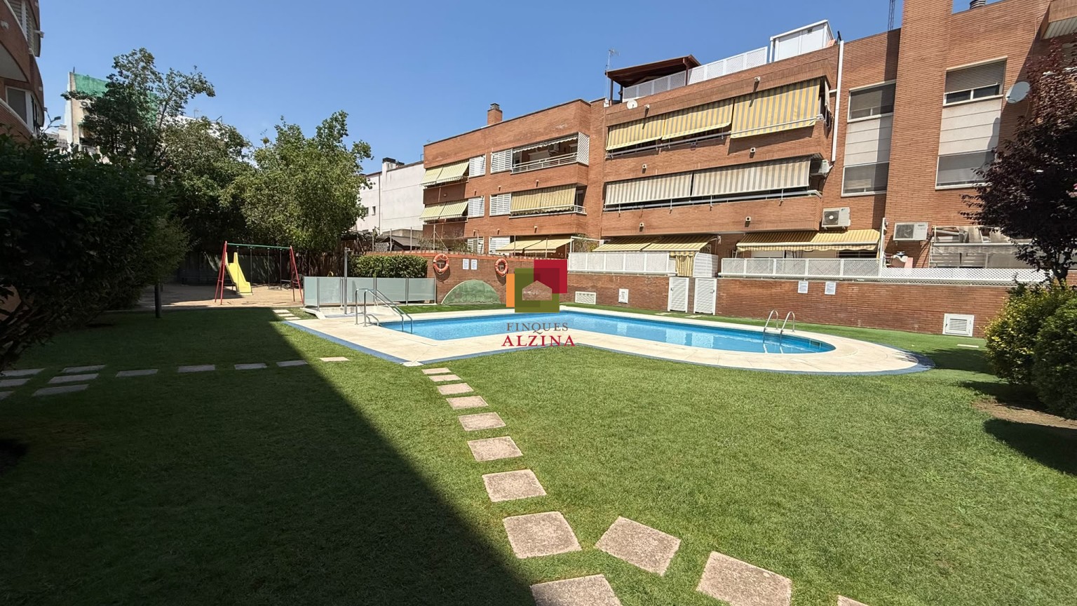 LA TEVA NOVA VIDA COMENÇA AQUÍ: PIS AMB PISCINA A CORNELLÀ-RIERA.
