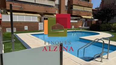 LA TEVA NOVA VIDA COMENÇA AQUÍ: PIS AMB PISCINA A CORNELLÀ-RIERA.