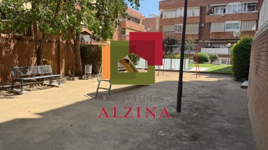 LA TEVA NOVA VIDA COMENÇA AQUÍ: PIS AMB PISCINA A CORNELLÀ-RIERA.