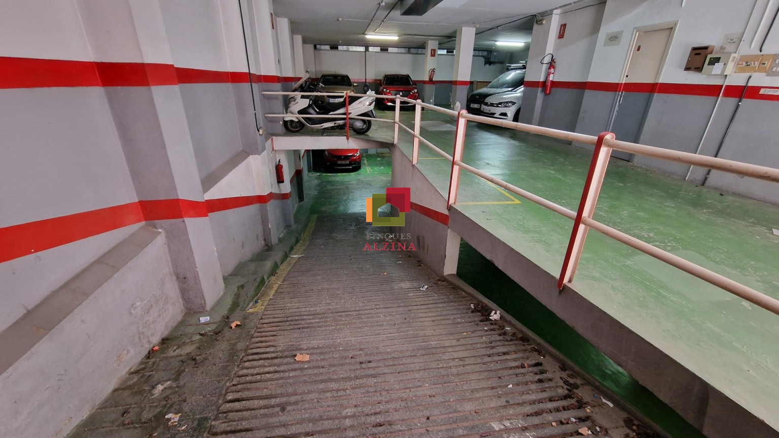 LOCAL DE 386 m² EN VENDA A COLLBLANC – GARATGE EN FUNCIONAMENT AMB GUAL