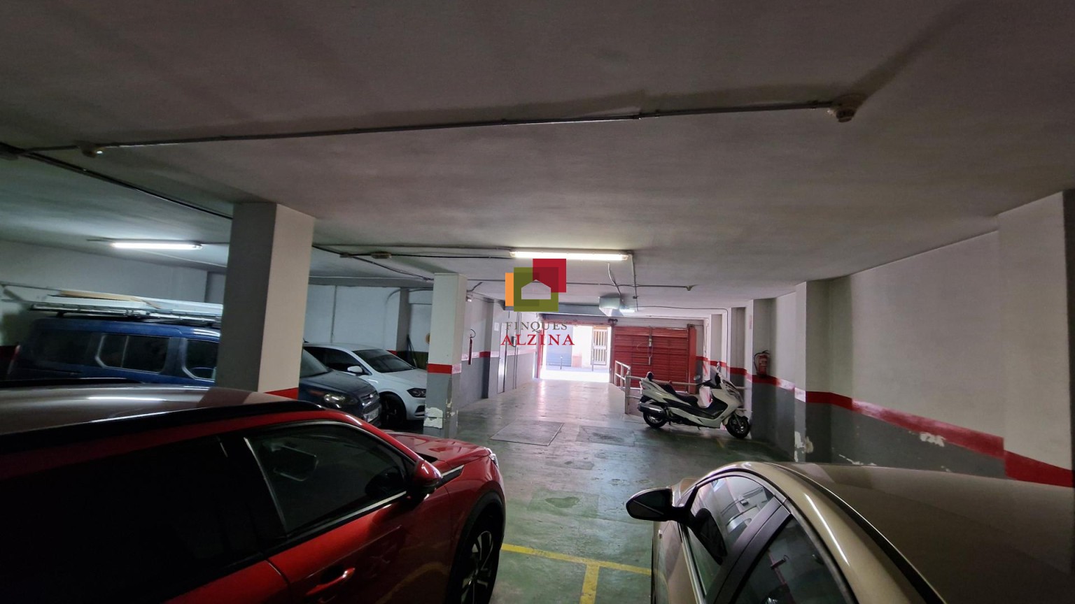 LOCAL DE 386 m² EN VENDA A COLLBLANC – GARATGE EN FUNCIONAMENT AMB GUAL
