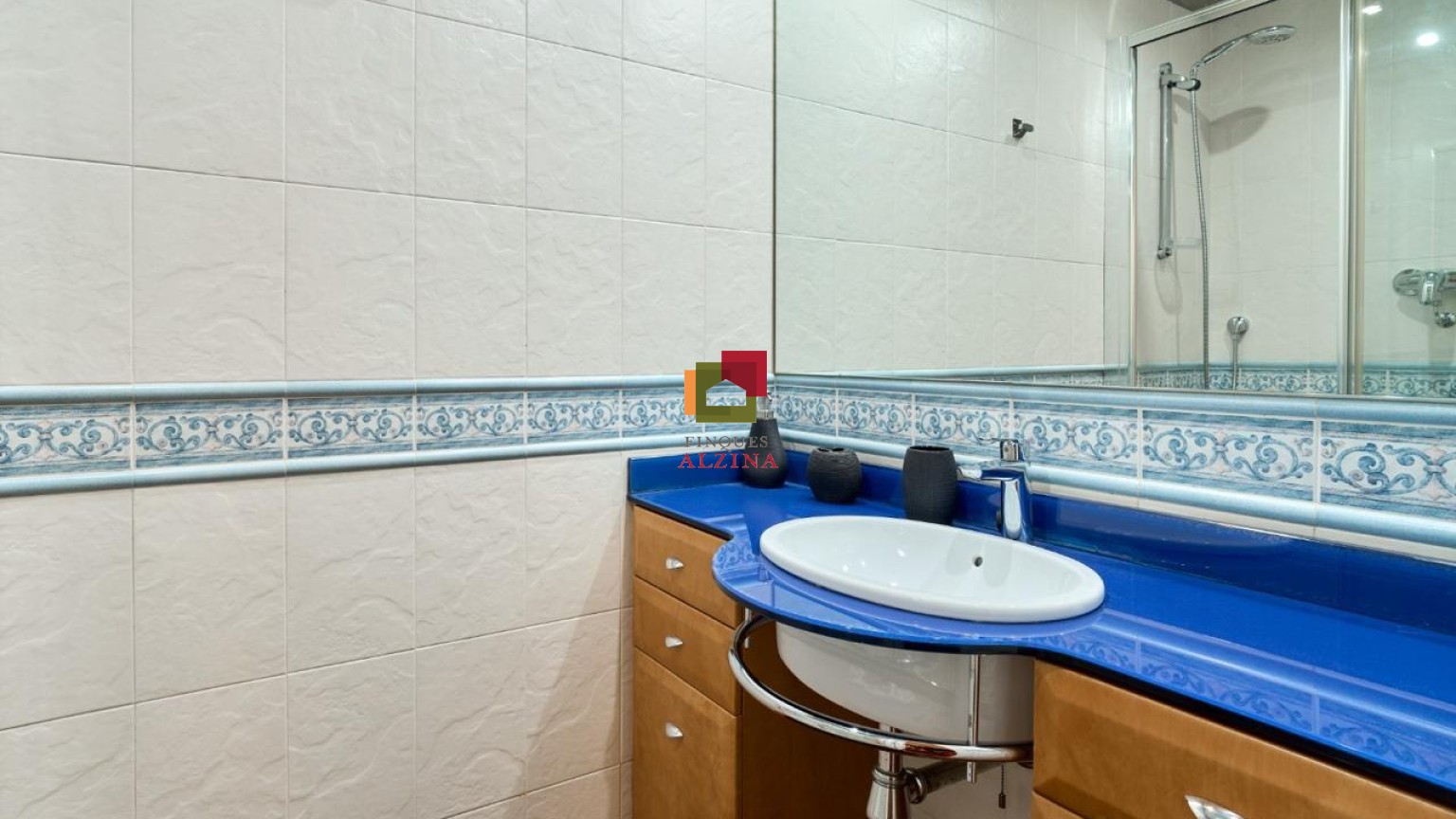 Piso reformado con encanto en Comte d’Urgell – Diputació