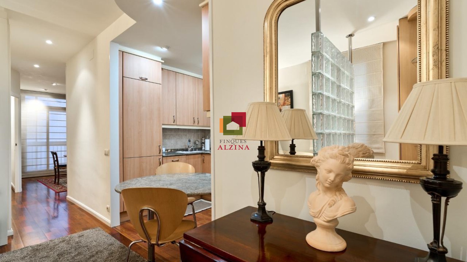 Piso reformado con encanto en Comte d’Urgell – Diputació