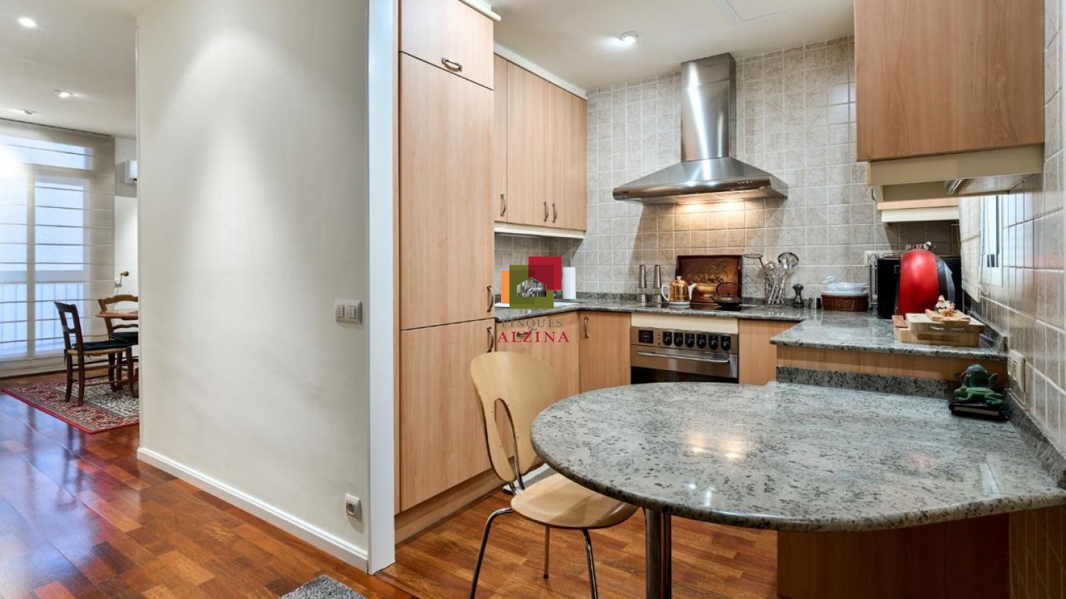 Piso reformado con encanto en Comte d’Urgell – Diputació