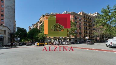 Piso reformado con encanto en Comte d’Urgell – Diputació