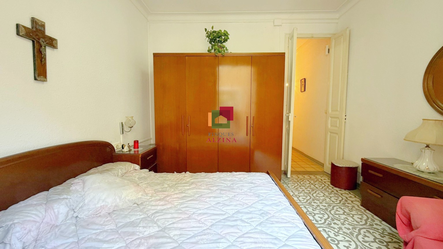 Piso con encanto y gran potencial de reforma en Sant Antoni – Raval
