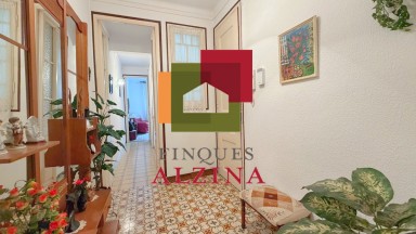 Piso con encanto y gran potencial de reforma en Sant Antoni – Raval
