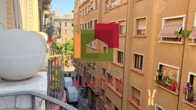 Piso con encanto y gran potencial de reforma en Sant Antoni – Raval