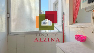 Piso con encanto y gran potencial de reforma en Sant Antoni – Raval