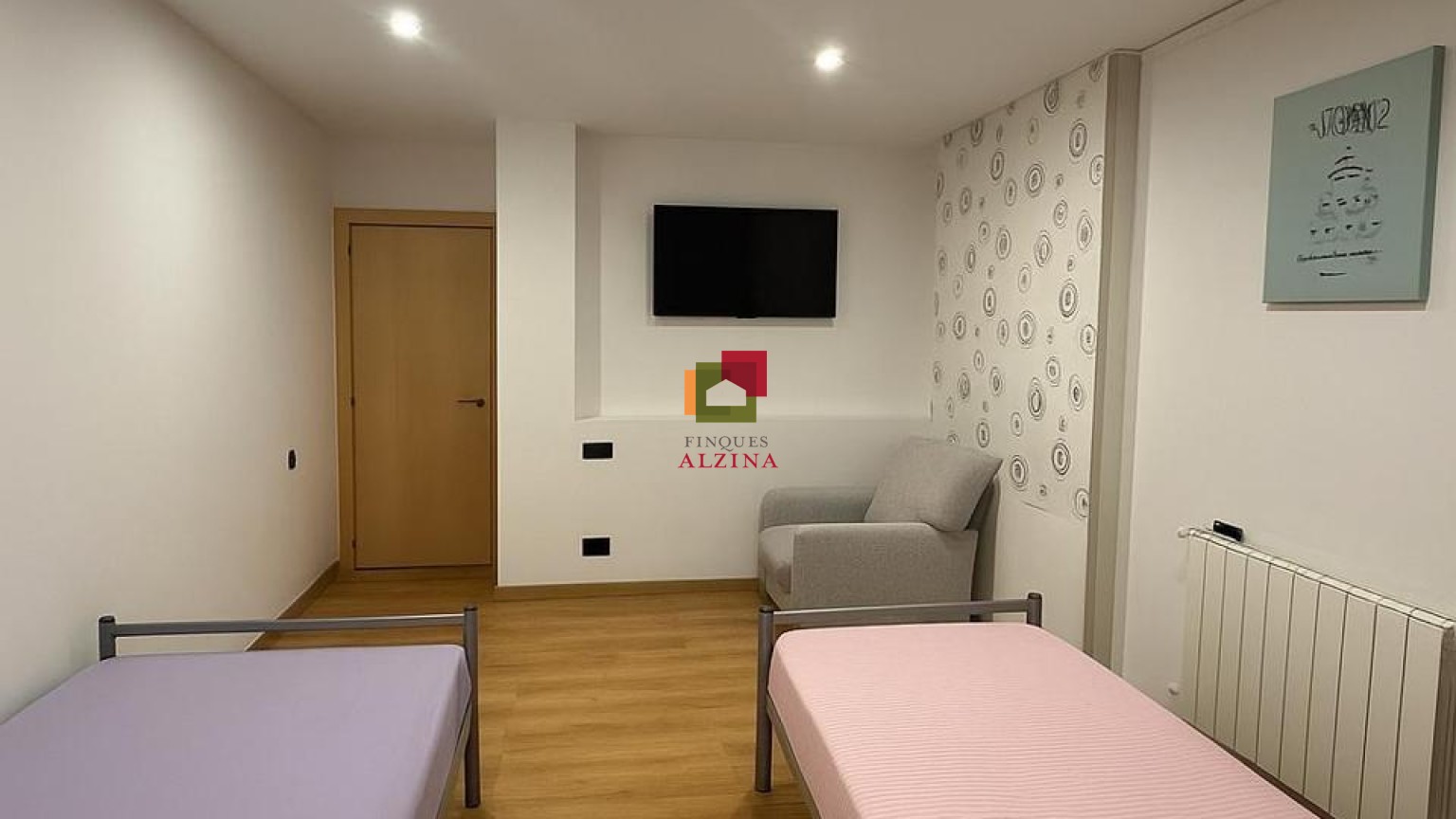 AMPLIO PISO REFORMADO EN GAVÀ