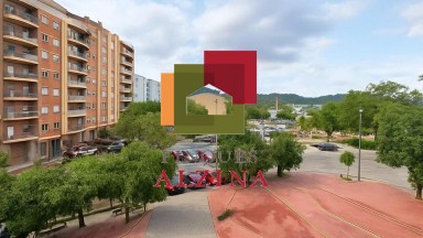 AMPLIO PISO REFORMADO EN GAVÀ