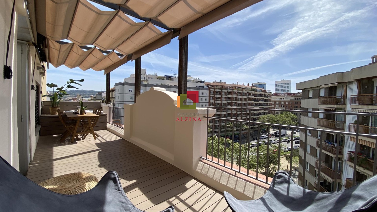 ÀTIC AMB TERRASSA A LA NOVA ESQUERRA DE L’EIXAMPLE