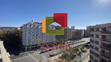 ÀTIC AMB TERRASSA A LA NOVA ESQUERRA DE L’EIXAMPLE
