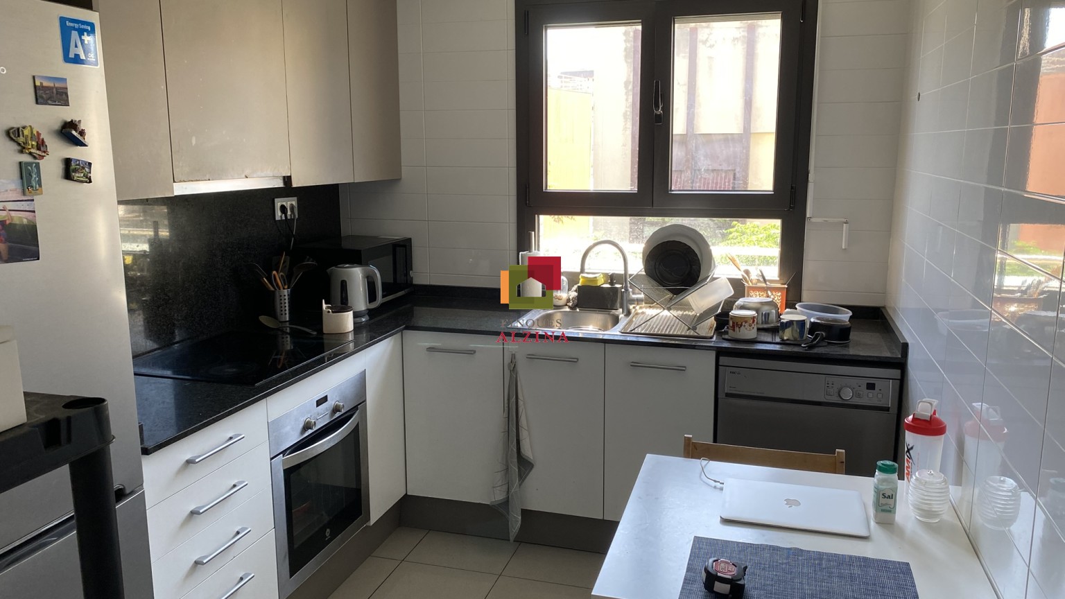 PISO CON BALCÓN Y APARCAMIENTO EN GRAN DE LA SAGRERA