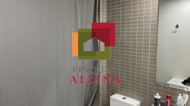 PISO CON BALCÓN Y APARCAMIENTO EN GRAN DE LA SAGRERA