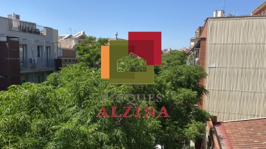 PISO CON BALCÓN Y APARCAMIENTO EN GRAN DE LA SAGRERA