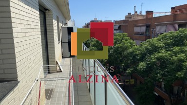 PISO CON BALCÓN Y APARCAMIENTO EN GRAN DE LA SAGRERA