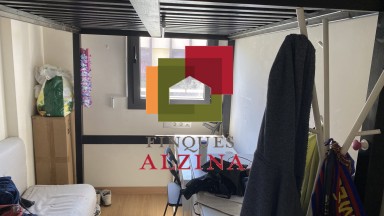 PISO CON BALCÓN Y APARCAMIENTO EN GRAN DE LA SAGRERA