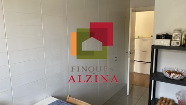 PISO CON BALCÓN Y APARCAMIENTO EN GRAN DE LA SAGRERA