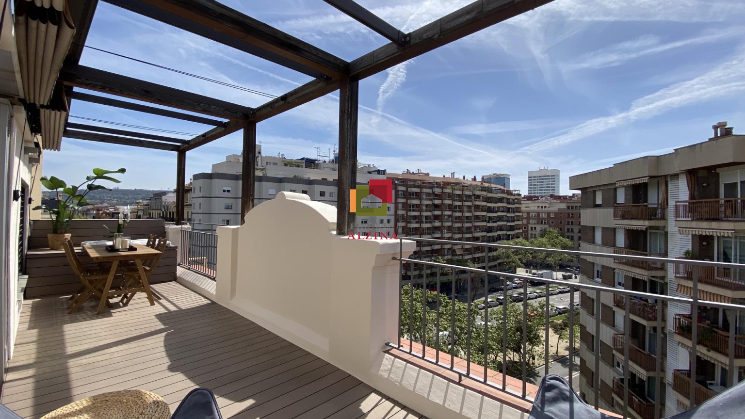 ÁTICO CON TERRAZA EN LA NOVA ESQUERRA DE L’EIXAMPLE