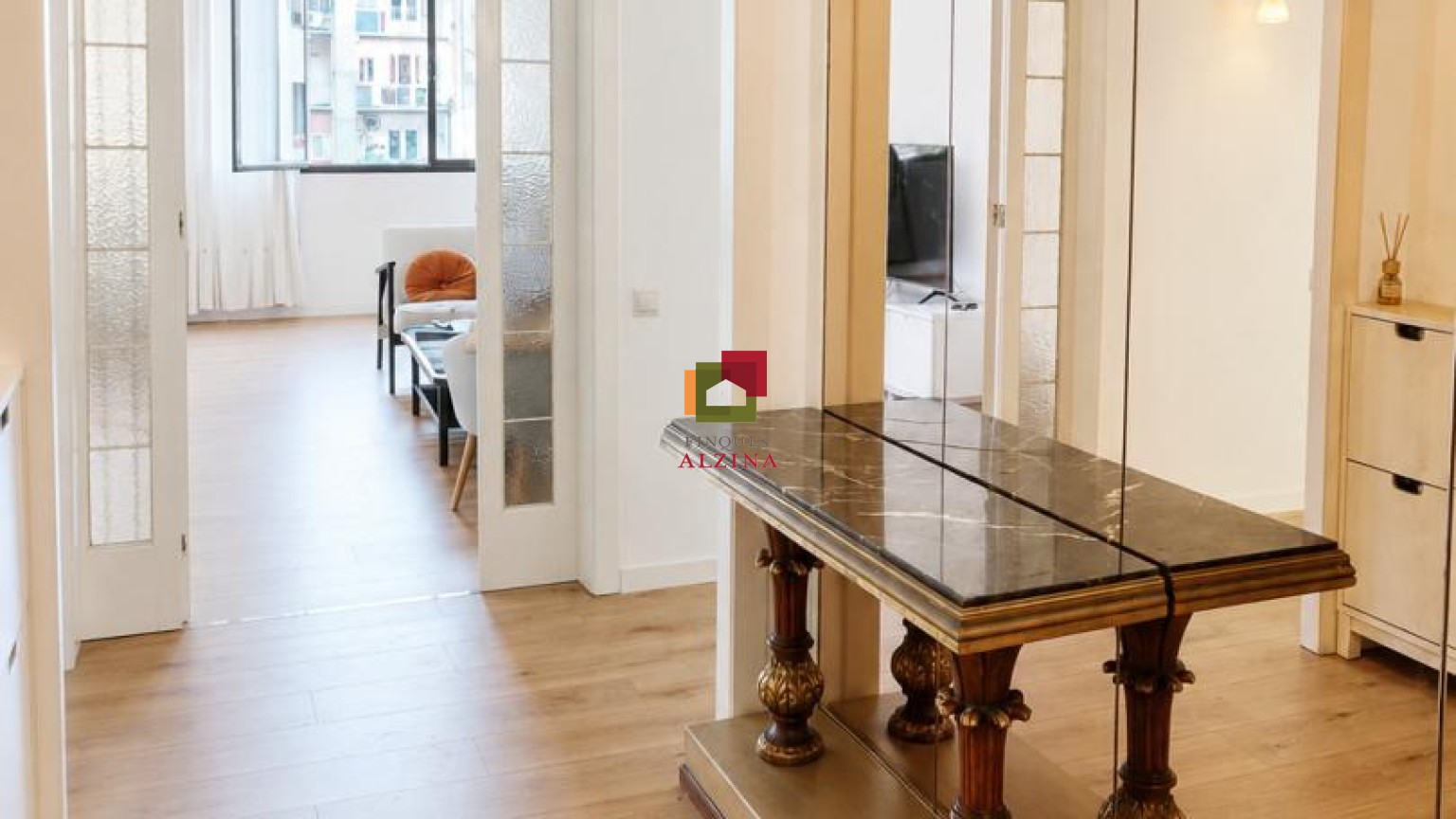 ON BARCELONA ES CONVERTEIX EN LLAR: UN EXCLUSIU HABITATGE EN ENRIC GRANATS