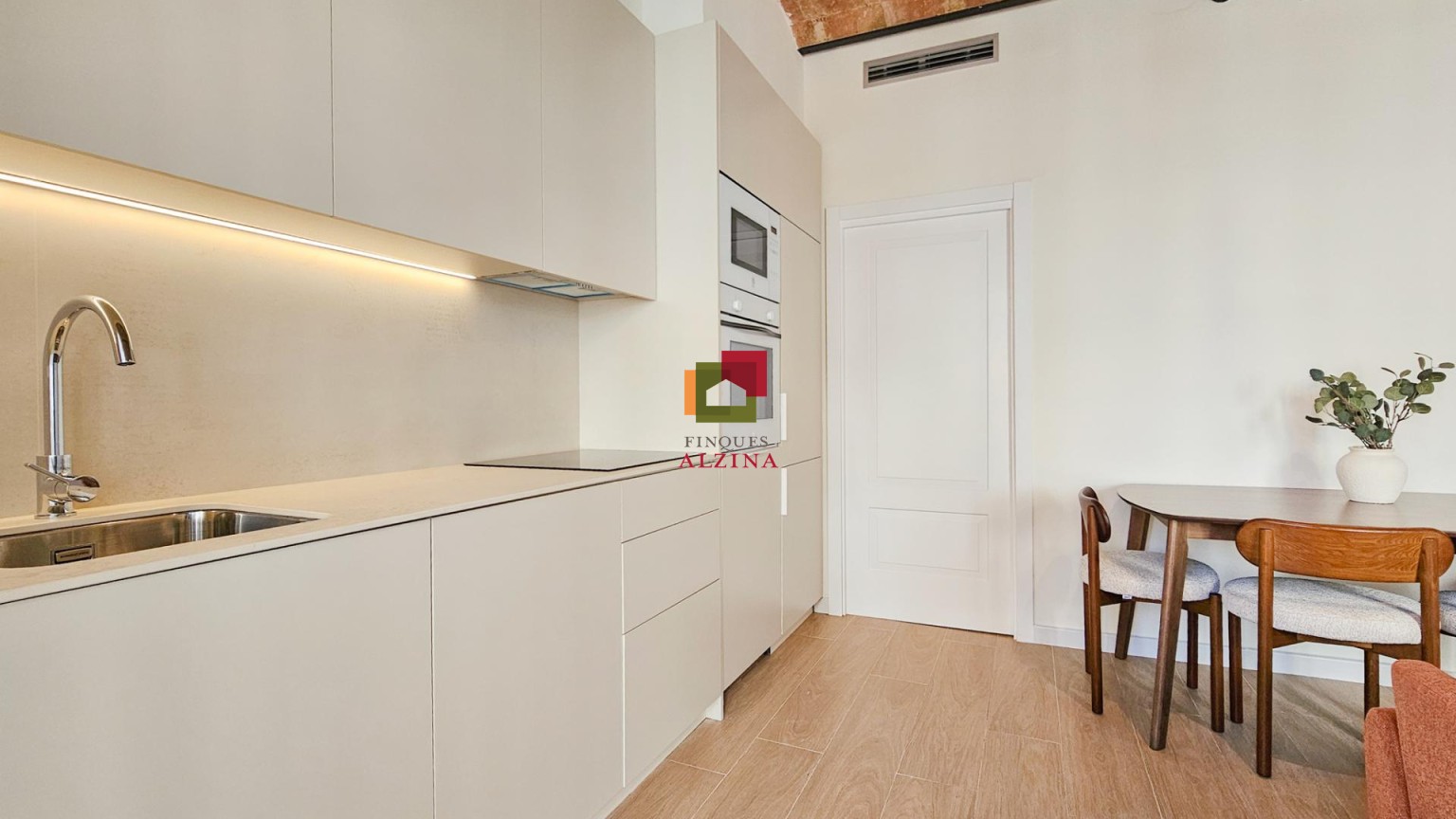 ARQUITECTURA AMB HISTÒRIA, DISSENY PER GAUDIR