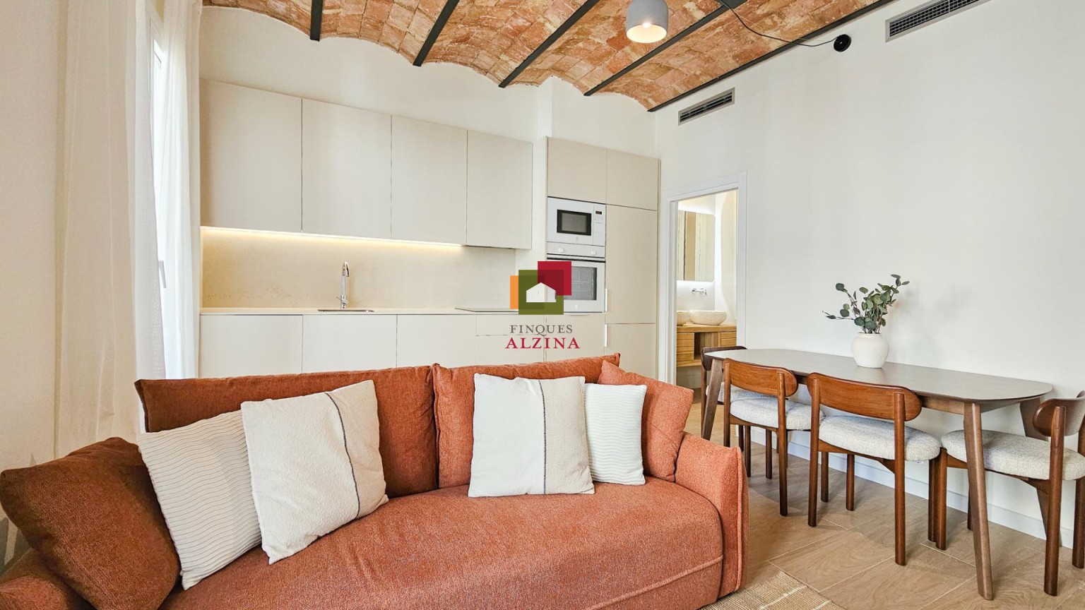 ARQUITECTURA AMB HISTÒRIA, DISSENY PER GAUDIR